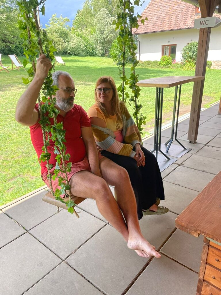 9492f46c-8457-46c1-a542-5feda26f5ba1 (1)